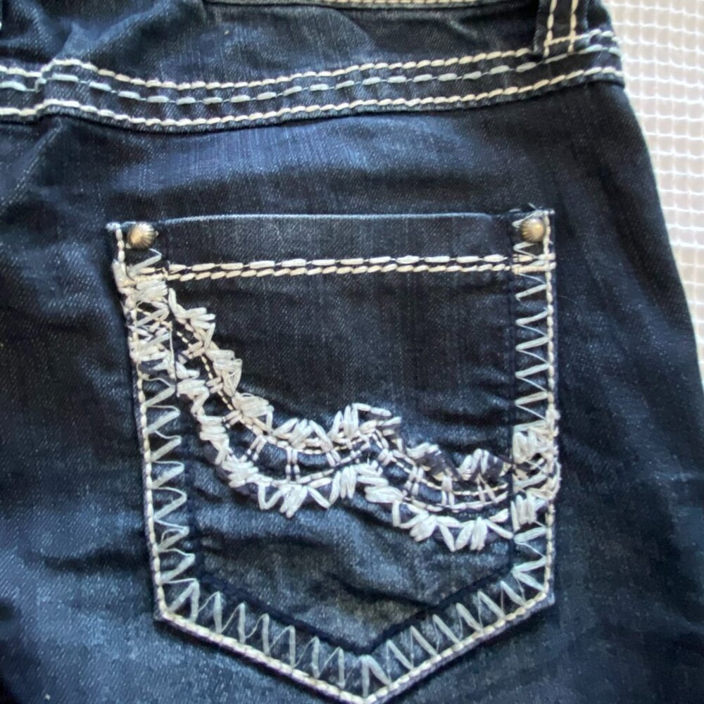 Maurices Embroidered Dark Wash Bootcut Jeans - Size 5/6 Short